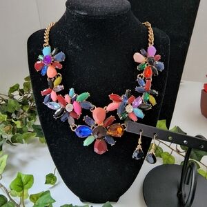 Stunning Multi Color Flower Necklace Set